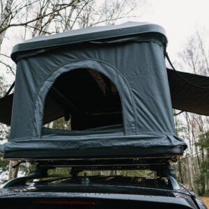 Plastikinio ABS korpuso uždaro tipo automobilio stogo palapinė TIME4ADV ABS (kubo formos)